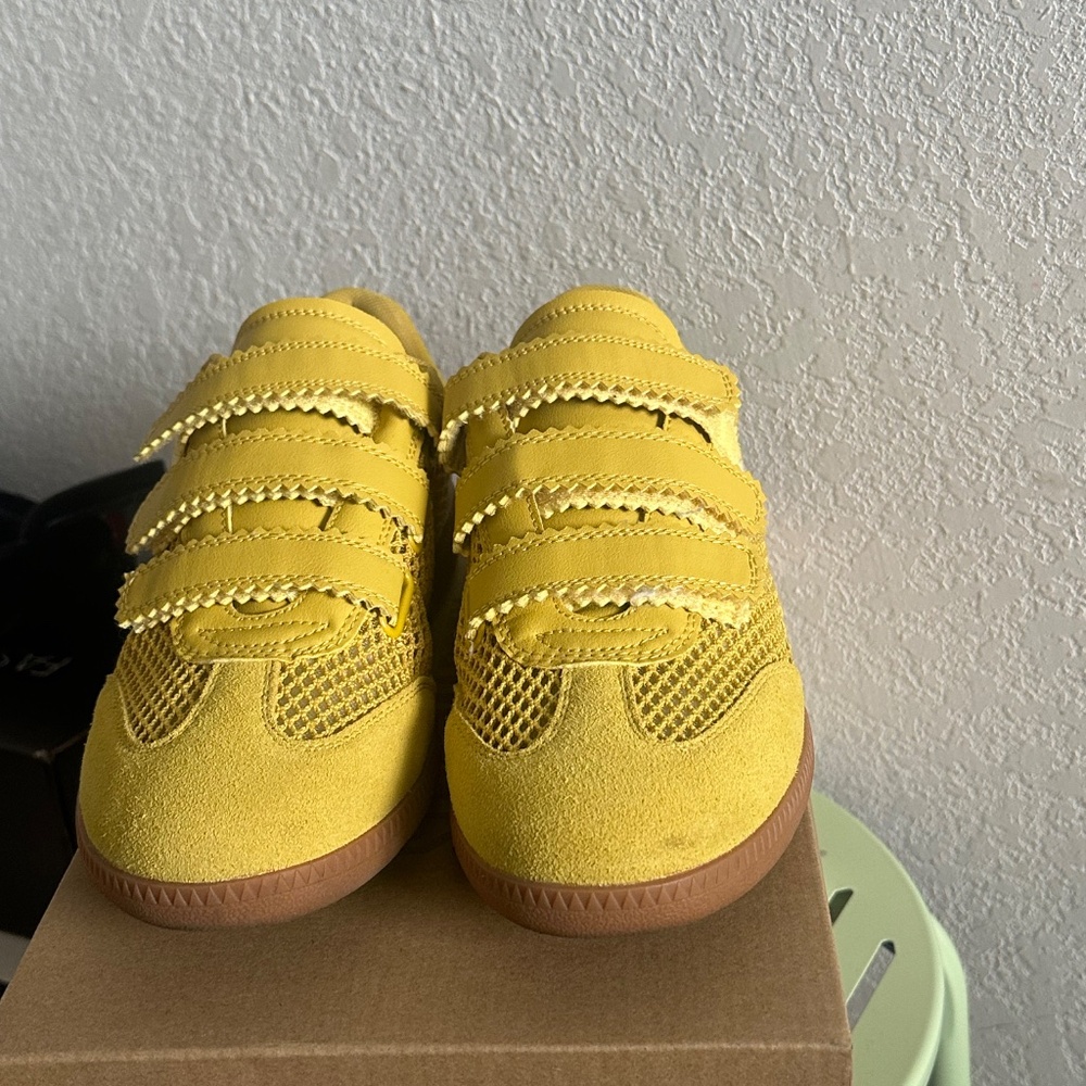 Steve Madden momentum sneaker - Picture 3 of 6